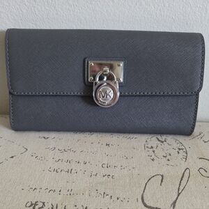 Michael Kors Saffiano Leather Wallet w/Lock Detail Pearl-Gray Zip-Around
